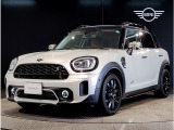 MINI CooperSD ALL4 クロスオーバーが入庫しました。ボディカラーはホワイトシルバーです。
