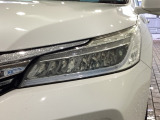 LEDヘッドライトは、点灯の瞬間から最大光量を発揮し、突然暗くなるトンネルなどでの安定感を高めます。