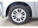 純正14インチスチールホイルでフルキャップです。タイヤサイズは165/65R14になります!
