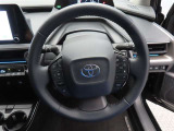 ぜひ展示車の運転席に座ってみてください。