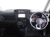 見通しの良いすっきりとした視界で、誰でも運転しやすいです。運転のしやすさは疲れにくさにも繋がりますよ♪