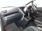見通しのよいすっきりとした視界で、誰でも運転しやすいです。運転のしやすさは疲れにくさにも繋がりますよ♪