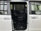 車輛入庫時には、お客様より詳しくお話をお伺いさせて頂き、プロの査定士3名が「修復歴の有無」「不具合箇所の確認」等のチェックを行っておりますので、より安心してお乗り頂けます♪