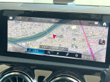 ●純正ナビ:一体感のあるナビは、高級感ある車内を演出してくれます。Bluetooth再生などオーディオ機能も充実しておりますので、運転もより楽しめます♪