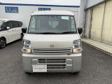 ボディーカラーは、シルキーシルバー (Z2S)です。