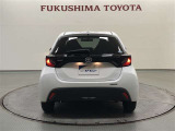 一体的に造形されたウィンドウとコンビネーションランプが特徴的なデザイン!後ろからでもヤリスとはっきりわかります!