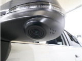 助手席側の死角になりやすい左前方の映像を、11.6インチディスプレイに表示。狭い道での安心感を高め、ドライバーの視界をしっかりサポートします。