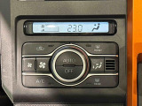 車内空調は&rdquo;AUTOエアコン&rdquo;にお任せ。運転に集中出来ますよ!