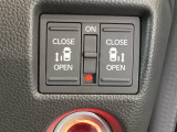 【両側パワースライドドア】両側がパワースライドドアになっており、運転席のスイッチやスマートキーでも開閉が可能です!開口部も広いので乗り降りも楽々♪