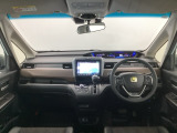 【前方視界】開放的な前方視界!運転がしやすく疲れにくいです♪窓が大きく、見通しがとっても良いおクルマですよ♪