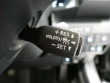 レーダークルーズコントロール(全車速追従機能付)付きです。車速に応じて追従支援してくれるので、ロングドライブも快適です。詳細は販売店スタッフまでおたずねください。