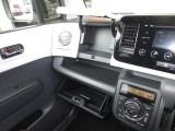 豊富な収納で、いつもすっきりとした車内、ほしい場所にちょうど良い収納を備えました。