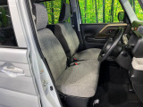 運転席シート廻りは使用感も少なく、良好な状態となっています。丁寧に使われていたことがよくわかりますね。
