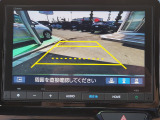 ガイドライン付きバックカメラを装備しているので、慣れない場所での車庫入れも安心です。