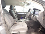 楽な姿勢で座ることが出来るので長時間の運転でも疲れにくいですし体もぶれにくいですよ。
