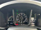 ホンダセンシング装着車となっております。衝突軽減ブレーキ、誤発進抑制機能、歩行者事故低減ステアリング、路外逸脱抑制機能、アダプティブクルーズコントロール、車線維持支援システム他、安全運転を幅広く支援。