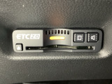 ハンドルの左下にETC2.0がついています。高速道路の料金所の通過も楽々です。 カードの取り出しもしやすい場所についています。
