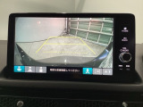 バックモニター付きで、車庫入れやバック時の後方確認をしっかりサポート。モニターに映し出される映像で死角も確認しやすく、狭い場所での駐車や後退時の操作をより安心して行えます。