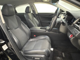 前席の画像です。是非運転席に座っていただき視界等をご確認ください。