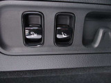 正規販売店の認定中古車は、第三者検査専門機関(AIS)に寄って、内外装から機関に至るまで公正かつ厳正に検査されています。詳しくはスタッフまでお問合せ下さい。