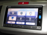 ナビゲーションは純正メモリーナビ(VXM-164VFi)を装着しております。AM、FM、CD、DVD再生、Bluetooth、フルセグTVがご使用いただけます。初めて訪れた場所でも安心ですね!