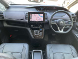 運転席周りの画像です。
