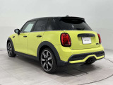 縦長のテールライトがMINIらしいスタイリッシュなデザインとなっています。
