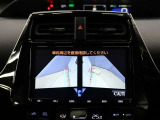 パノラミックビューモニター付きです。車両を上から見たような映像をディスプレイオーディオ画面に表示。運転席からの目視だけでは見にくい、車両周辺の状況をリアルタイムでしっかり確認できます。