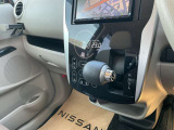 シフトレバーは簡単操作で運転もしやすくなっております!!