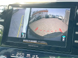 【フロント&サイド&バックカメラ】ドライバーから見にくい死角部分を映像で確認できるカメラを各所に装着。見通しがきかない場所や住宅密集地などを運転することが多い人におすすめの安心装備です。