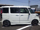 国の指定を受けた自社工場で、整備士が車検と点検整備を行っております。