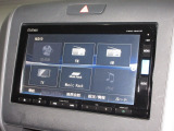 ナビゲーションは純正メモリーナビ(VXM-195VFi)を装着しております。AM、FM、CD、DVD再生、Bluetooth、音楽録音再生、フルセグTVがご使用いただけます。