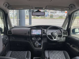 視界も広く見切りも良好で運転しやすいですよ。フロントガラスとフロントドアガラスは紫外線を約99%もカットしてくれます。