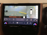 複数のカメラの映像をもとに、クルマを真上から見ているような映像をドライバーに提供し駐車をサポートする機能です。