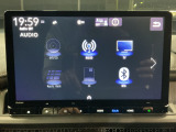 メモリーインターナビ付いています。スマートフォンとの連動も可能です。