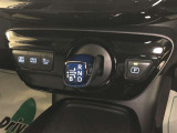 【エレクトロシフトマチック】スムーズな操作で快適な運転が楽しめるよう、シフトポジションを電動で制御!スマートなシフト操作が楽しめます!