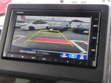 バックカメラ付きで駐車もラクラク♪