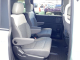 自社整備工場で点検整備をおこなってからお渡ししています。車検が残っている場合は『12ヶ月点検整備』を、車検整備付きの場合は『車検整備』をおこないます。整備費用は車両本体価格に含まれています。
