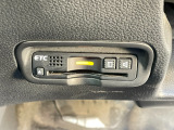 運転席左下にETCがついています。