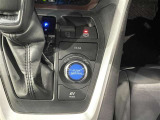 シフト連動パーキングブレーキ&オートブレーキホールド機能付きで運転が快適に&hellip;♪