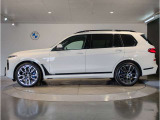 【拘りのFR】BMWが多く採用するFR車。ダイレクトでスポーティな加速感・シャープなハンドリングを実現。縦置きエンジンレイアウトにより、フラットで上質な乗り味です。
