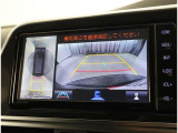 バックガイドモニターで、後方を確認しながら安心して駐車することができます。運転初心者も熟練者も必須の機能ですよ!
