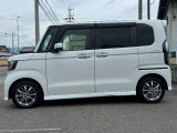 人気の軽自動車N-BOXカスタム入荷しました!室内ひろびろ・走りもキビキビ・燃費も良いからお財布にやさしい。ホンダN-BOXを選んで下さい!