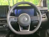 インテリアに合わせたデザインのステアリングは、運転される方のことも考え、運転しやすい形状、大きさです。是非一度、実際に触ってお確かめください。