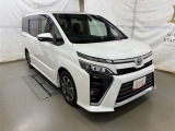 広々とした車内空間に優れた燃費性能。更にデザインも上質で人気のお車です!