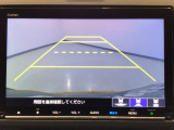 【バックカメラ】運転が苦手な方も車庫入れラクラクです!ギアをリバースに入れれば自動的に切り換わりますので、面倒な操作は不要です♪狭い駐車場もお車を傷つけず安心ですね!