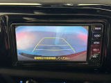 バックカメラが装備されております。ナビゲーション画面に対応しておりますので、駐車時など見えづらい後方視界を確保してくれます。