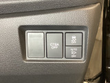 ハンドルの右側には安全装備の、CTBA(シティブレーキアシストシステム)とVSA(ABS+TCS+横滑り抑制)の解除スイッチがついています。