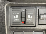 【両側パワースライドドア】スマートキーや運転席のスイッチで後席両側スライドドアの開閉が可能♪電動だから力を入れてドアを開ける必要が無く、小さなお子様でも簡単に開け閉めでき快適です♪
