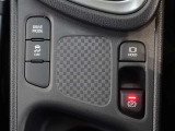 オートホールドは、ブレーキペダルから足を離しても車を停止状態に保つ機能で、運転の負担を軽減してくれますよ♪